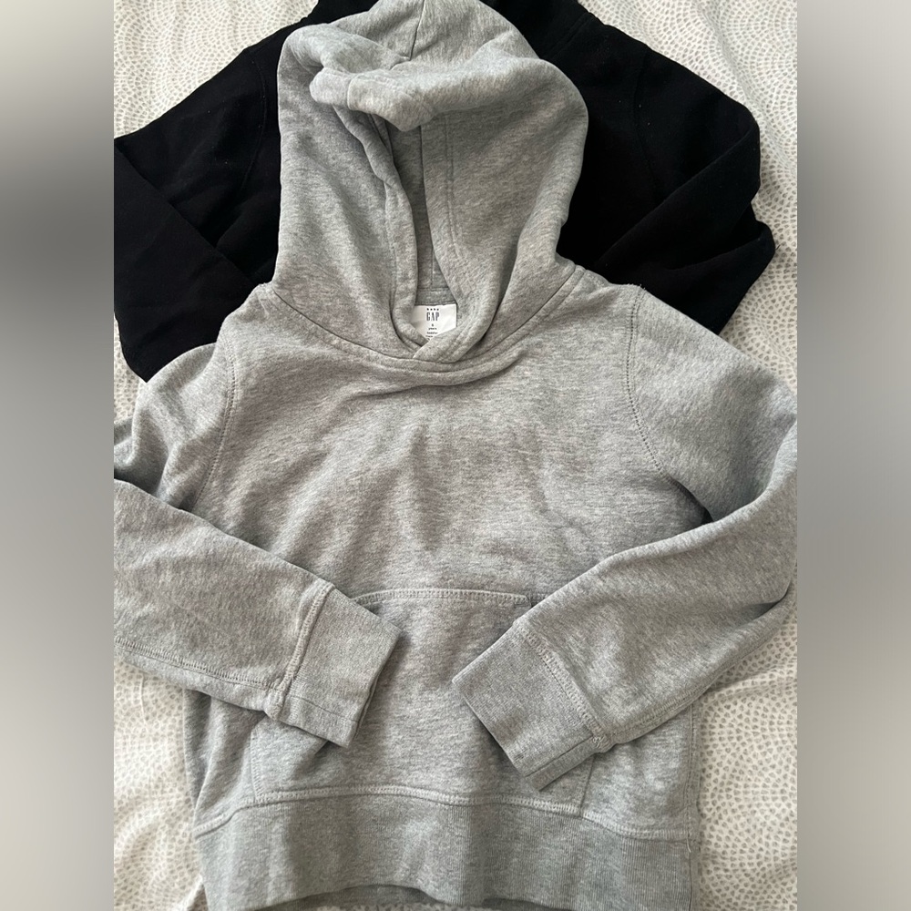 Baby Gap toddler unisex set of 2 pullover hoodies size 5 - Picture 2 of 5